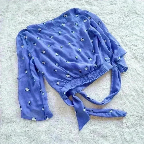 Abercrombie and Fitch Blouse size S - Picture 2 of 4